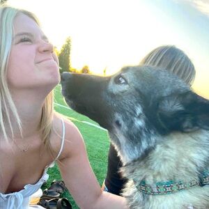 Meet your Posher, Abbi